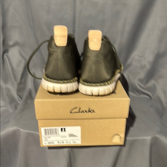 Clarks Men's Olive Green Shoes - Picture 3 of 4